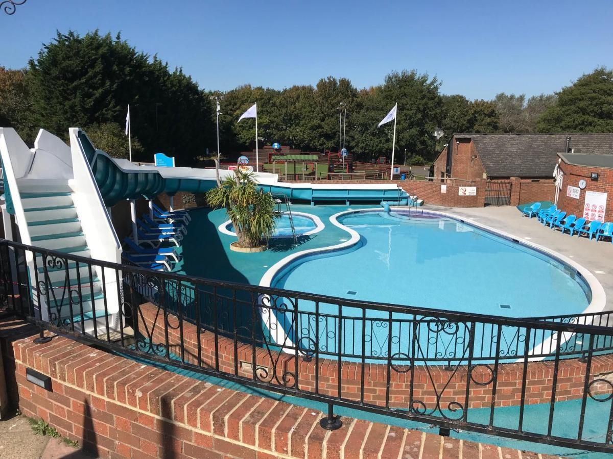 2 Bedroom Caravan Lg13, Shanklin, Isle Of Wight 외부 사진